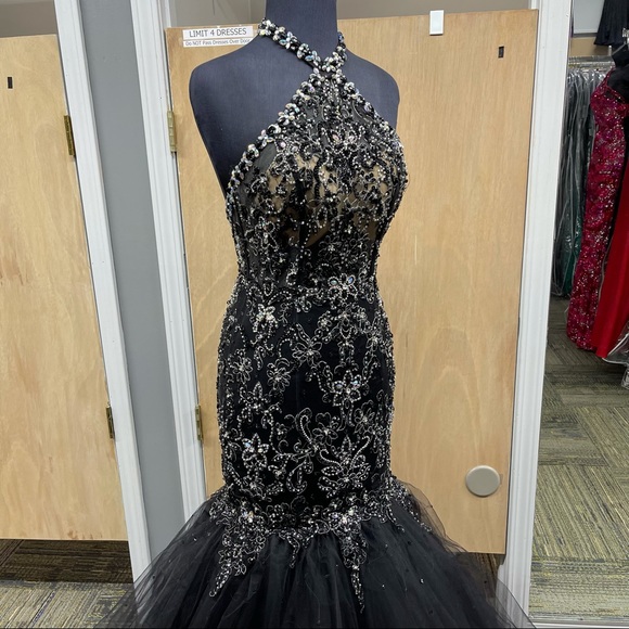 MORI LEE MERMAID STYLE DRESS - Picture 3 of 13